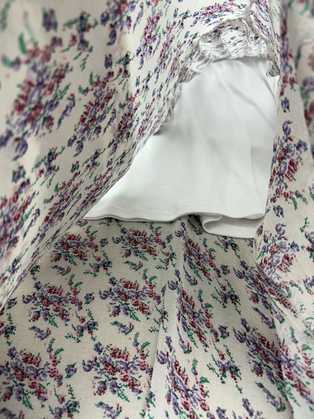 Nasty Gal Ditsy Floral Maxi Dress V Neck Puff Sleeve Slit Size 8 in Lavender - Picture 10 of 11